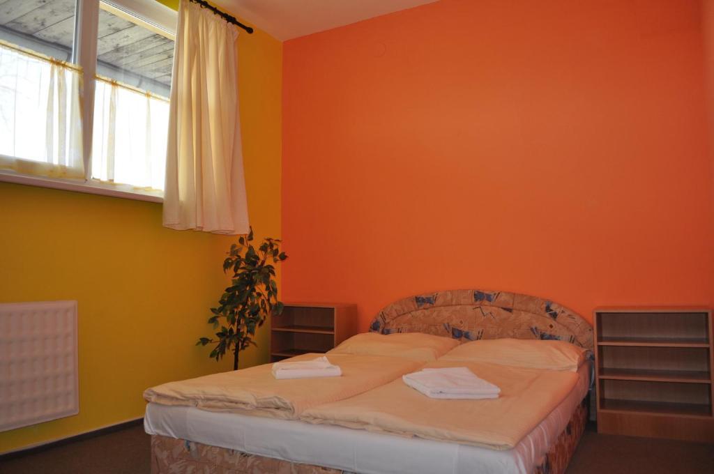 Sport Hotel Ostrov Trenčín Zimmer foto